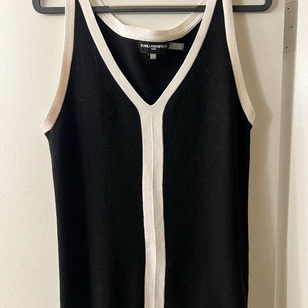 Karl Lagerfeld Black and Cream V-Neck Top